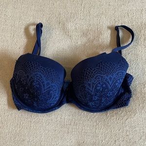 Body by Victoria Secret - Lined Demi - 32DDD